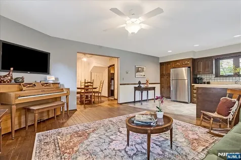 525 S Maple Avenue Glen Rock NJ 07452