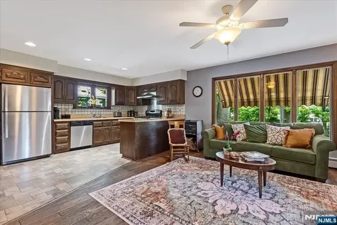 525 S Maple Avenue Glen Rock NJ 07452
