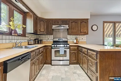 525 S Maple Avenue Glen Rock NJ 07452