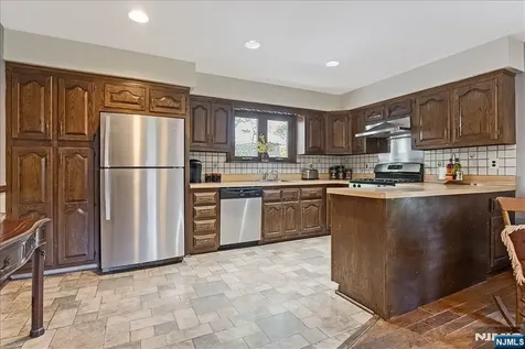 525 S Maple Avenue Glen Rock NJ 07452