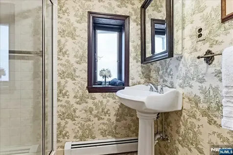 525 S Maple Avenue Glen Rock NJ 07452