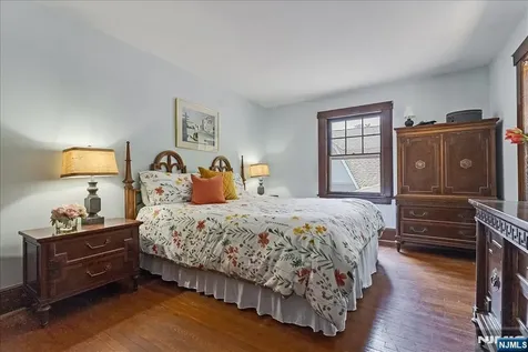 525 S Maple Avenue Glen Rock NJ 07452