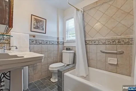 525 S Maple Avenue Glen Rock NJ 07452
