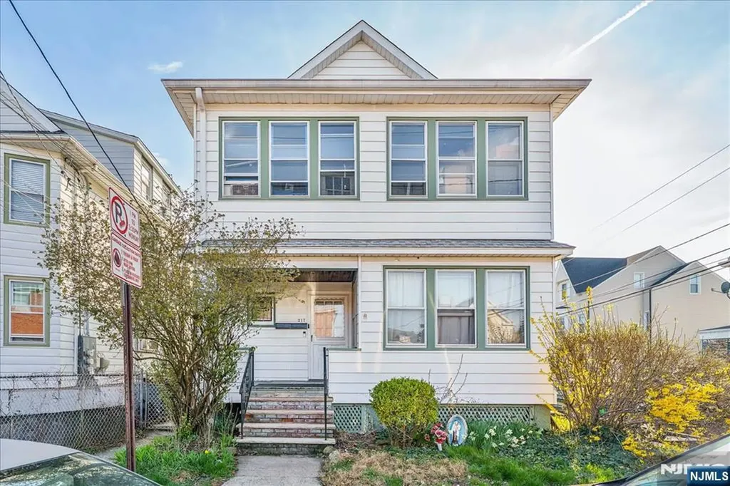 217 Lily Street Paterson NJ 07522