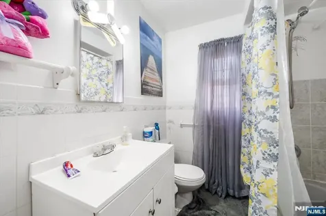 217 Lily Street Paterson NJ 07522