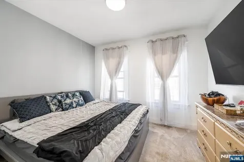 217 Lily Street Paterson NJ 07522