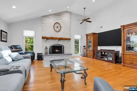 24 Fox Hollow Road Ramsey NJ 07446