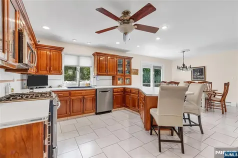 24 Fox Hollow Road Ramsey NJ 07446