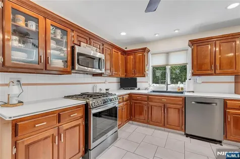 24 Fox Hollow Road Ramsey NJ 07446