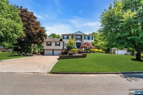 24 Fox Hollow Road Ramsey NJ 07446