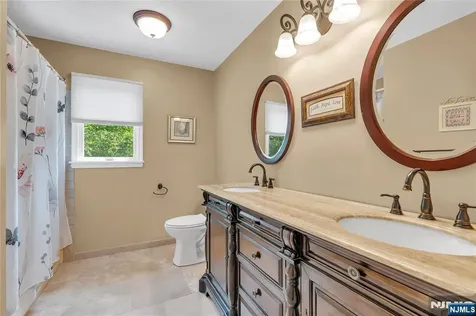 24 Fox Hollow Road Ramsey NJ 07446