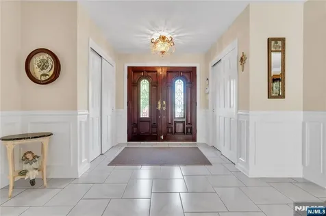 24 Fox Hollow Road Ramsey NJ 07446