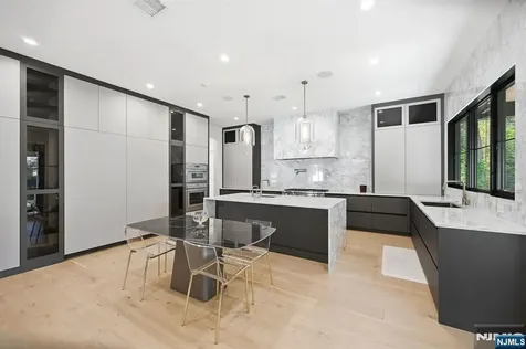 11 Forcier Court Tenafly NJ 07670