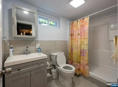 1255 Tuxedo Square Teaneck NJ 07666