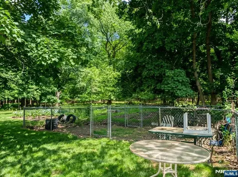 1255 Tuxedo Square Teaneck NJ 07666
