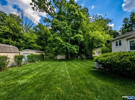 1255 Tuxedo Square Teaneck NJ 07666