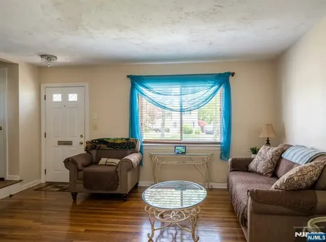 1255 Tuxedo Square Teaneck NJ 07666