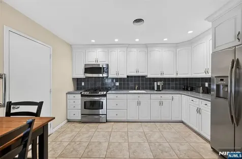 416 Bromley Place Wyckoff NJ 07481