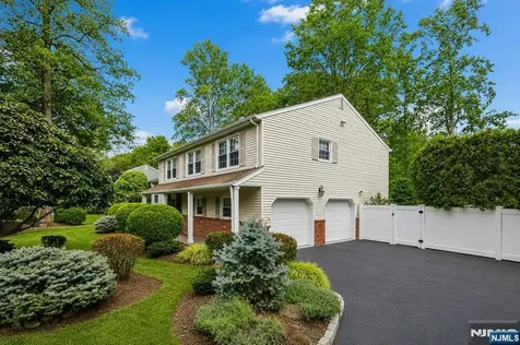 400 Faletti Circle River Vale NJ 07675