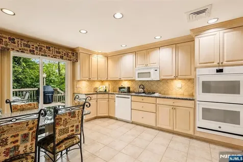 400 Faletti Circle River Vale NJ 07675