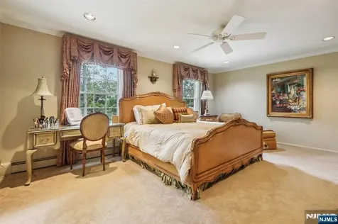400 Faletti Circle River Vale NJ 07675