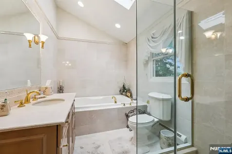400 Faletti Circle River Vale NJ 07675