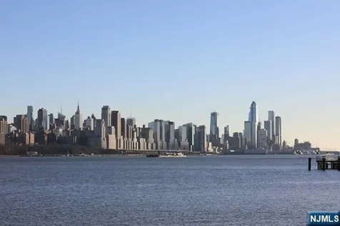 331 Promenade Edgewater NJ 07020