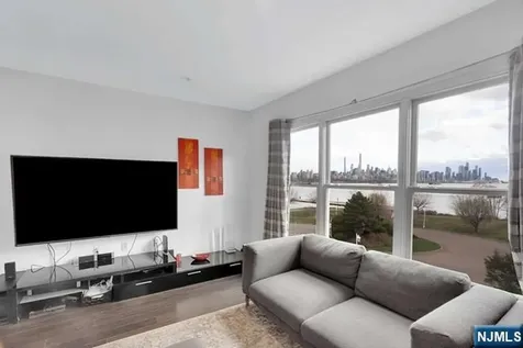 331 Promenade Edgewater NJ 07020