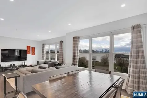 331 Promenade Edgewater NJ 07020