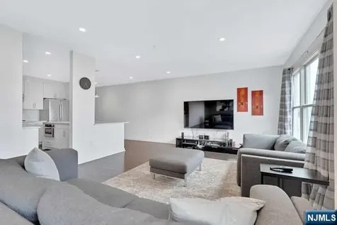 331 Promenade Edgewater NJ 07020