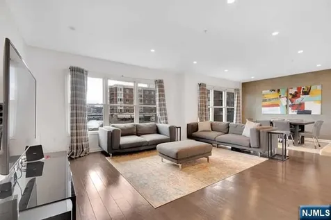 331 Promenade Edgewater NJ 07020