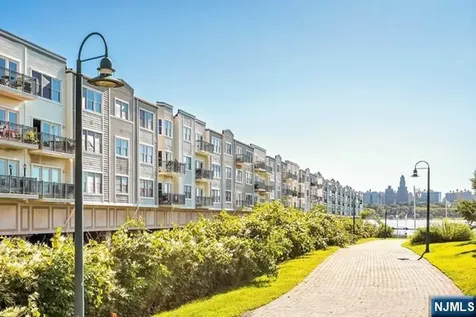 331 Promenade Edgewater NJ 07020