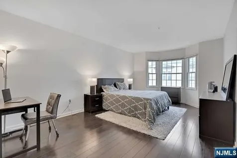 331 Promenade Edgewater NJ 07020