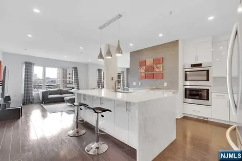 331 Promenade Edgewater NJ 07020