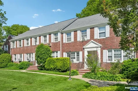 261 Elmwood Maplewood NJ 07040