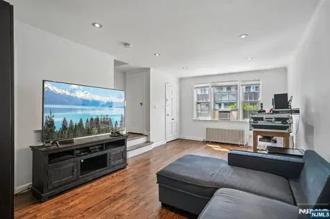 261 Elmwood Maplewood NJ 07040