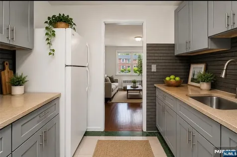 21A Carolyn Terrace Roselle NJ 07203