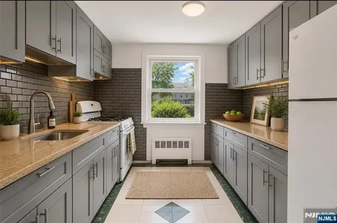21A Carolyn Terrace Roselle NJ 07203