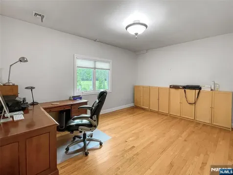 445 Nevada Street Paramus NJ 07652