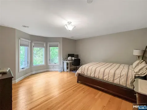 445 Nevada Street Paramus NJ 07652