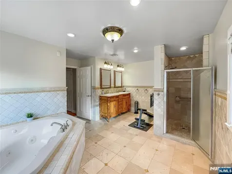445 Nevada Street Paramus NJ 07652