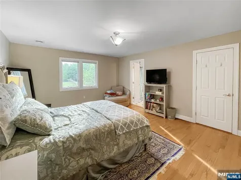 445 Nevada Street Paramus NJ 07652