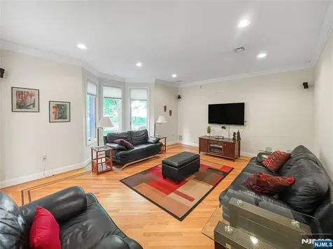 445 Nevada Street Paramus NJ 07652