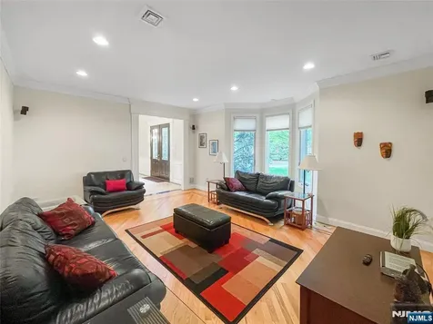 445 Nevada Street Paramus NJ 07652