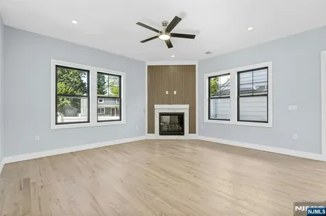 66 Westview Drive Bergenfield NJ 07621