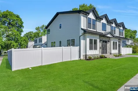 66 Westview Drive Bergenfield NJ 07621
