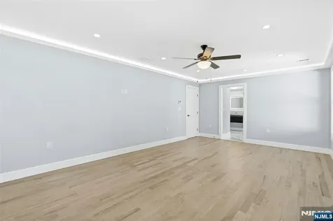 66 Westview Drive Bergenfield NJ 07621