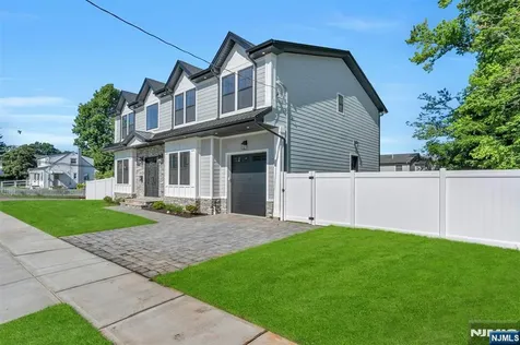 66 Westview Drive Bergenfield NJ 07621
