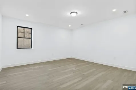 66 Westview Drive Bergenfield NJ 07621