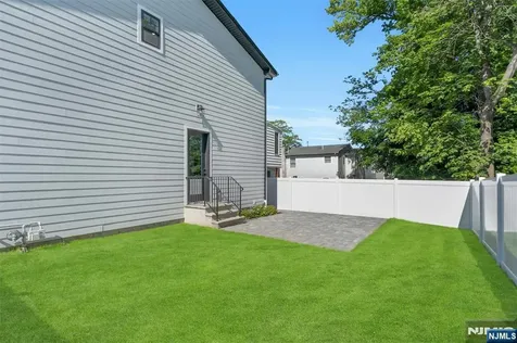 66 Westview Drive Bergenfield NJ 07621